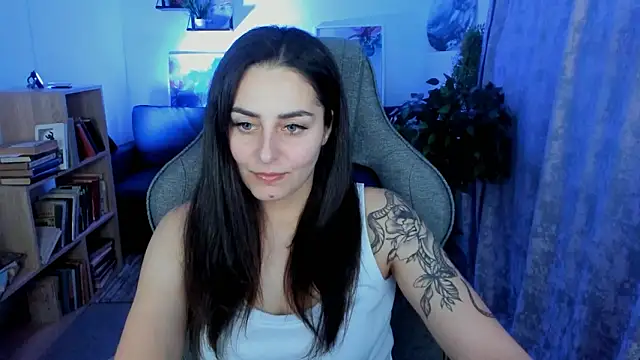 ValeriiMills online show from February 21, 2026, 2:51 pm