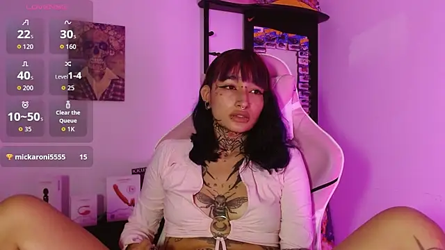 SharaRoss1 online show from April 9, 2026, 11:10 pm