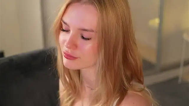 Snapshot of Cyberheart_ chatting on November 5, 2025, 4:51 pm Cyberheart online show from November 5, 2025, 4:51 pm