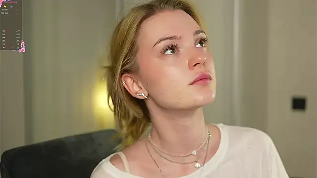 Snapshot of Cyberheart_ chatting on November 14, 2025, 2:49 pm Cyberheart online show from November 14, 2025, 2:49 pm