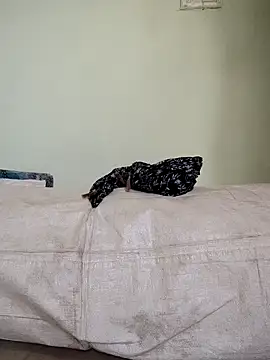 Desi Bhabi 01 online show from November 6, 2025, 9:21 am