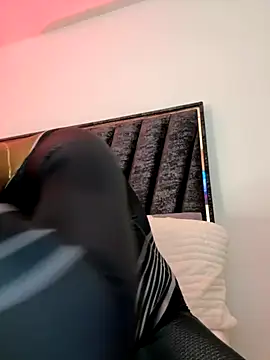 PapiStan online show from October 4, 2025, 11:58 pm