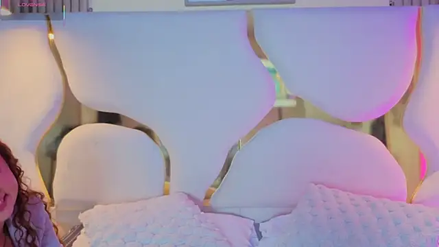 AmmberJones online show from December 3, 2025, 12:03 pm