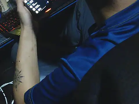 Snapshot of S1ammer__ chatting on November 18, 2025, 4:44 pm S1ammer online show from November 18, 2025, 4:44 pm