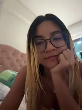 Snapshot of Pretty_roxxyy chatting on July 11, 2026, 2:03 am Pretty roxxyy online show from July 11, 2026, 2:03 am