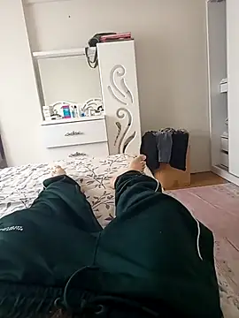 leona633 online show from November 30, 2025, 12:09 pm