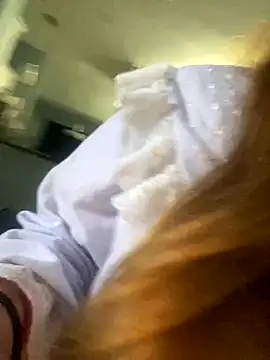 bankruptbabe online show from December 2, 2025, 4:40 am