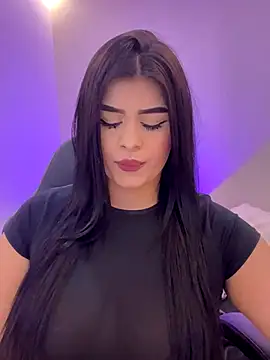 Snapshot of Kariina__69 chatting on October 19, 2025, 3:29 am Kariina  69 online show from October 19, 2025, 3:29 am