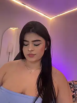 Snapshot of Kariina__69 chatting on October 20, 2025, 2:34 am Kariina  69 online show from October 20, 2025, 2:34 am