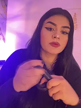 Kariina  69 online show from May 14, 2026, 2:40 am