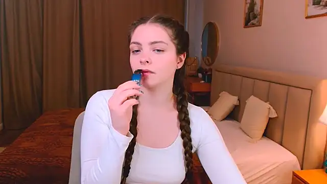 marshmallowee online show from March 24, 2026, 4:01 pm