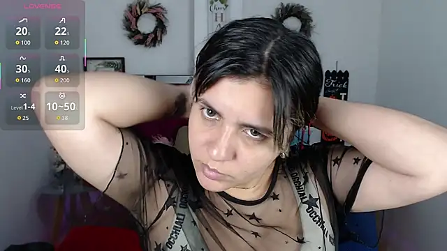 Snapshot of Isa-lox chatting on October 17, 2025, 9:28 pm Isa-lox online show from October 17, 2025, 9:28 pm