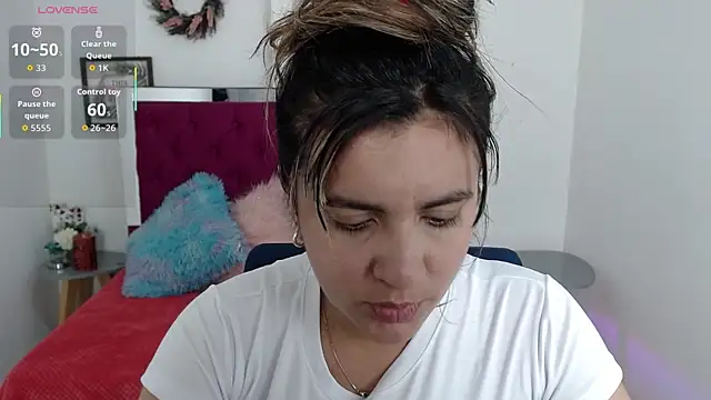 Snapshot of Isa-lox chatting on November 4, 2025, 9:25 pm Isa-lox online show from November 4, 2025, 9:25 pm