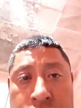 Snapshot of luuiss12 chatting on September 27, 2025, 5:18 pm luuiss12 online show from September 27, 2025, 5:18 pm