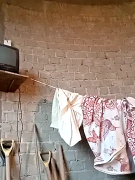 Snapshot of luuiss12 chatting on October 3, 2025, 10:29 pm luuiss12 online show from October 3, 2025, 10:29 pm