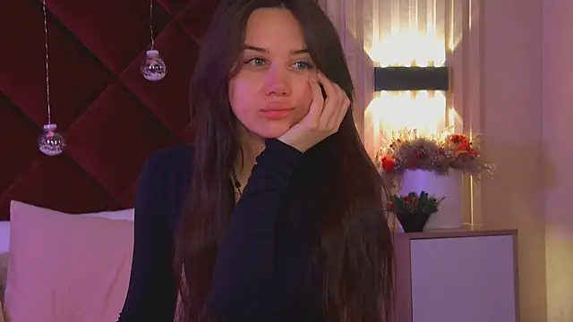 StacyHarland online show from December 22, 2025, 4:42 am