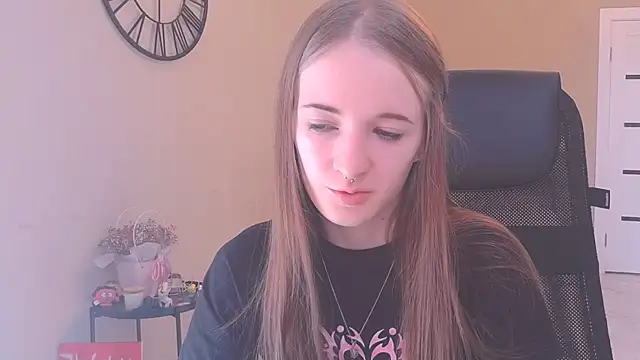 KateKayer online show from September 18, 2025, 8:49 am