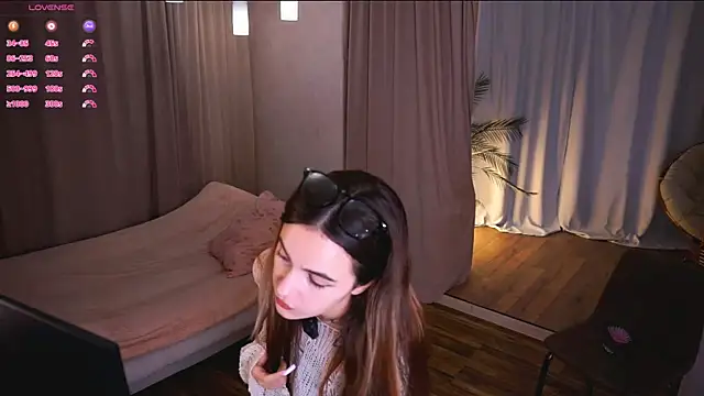 Snapshot of CupSizeGirl chatting on November 3, 2025, 1:12 pm CupSizeGirl online show from November 3, 2025, 1:12 pm