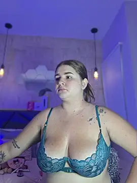 valentina-diiaz online show from April 10, 2026, 1:27 pm