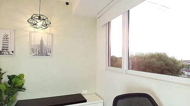  Victoria Collins online show from September 17, 2025, 11:23 am