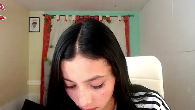 vale miel online show from December 18, 2025, 1:55 am