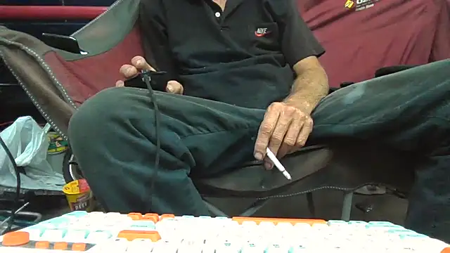 Lovyourpuss online show from February 10, 2026, 3:43 am