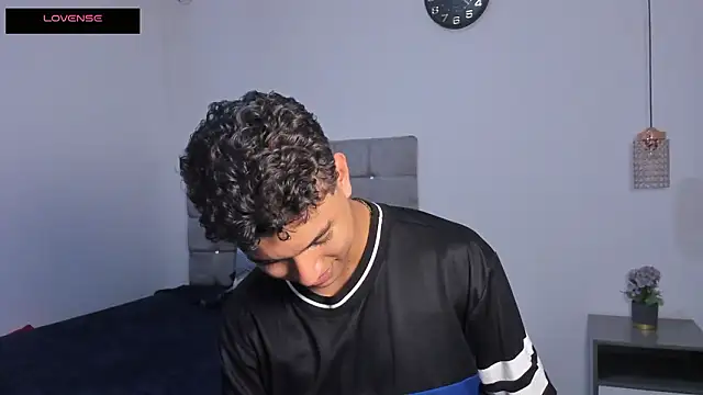 Snapshot of Santy_Stump chatting on February 15, 2026, 7:21 pm Santy Stump online show from February 15, 2026, 7:21 pm