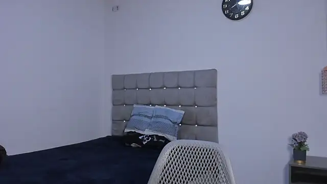 Snapshot of Santy_Stump chatting on February 19, 2026, 10:17 pm Santy Stump online show from February 19, 2026, 10:17 pm