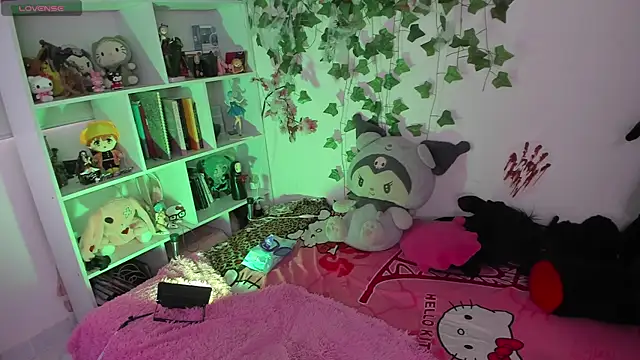 Snapshot of sarahminage_ chatting on December 5, 2025, 4:58 pm sarahminage online show from December 5, 2025, 4:58 pm