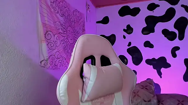 abbie jensen  online show from September 18, 2025, 1:40 am