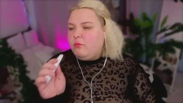 Snapshot of Ellabigbaby chatting on September 14, 2025, 11:53 am Ellabigbaby online show from September 14, 2025, 11:53 am