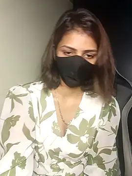 Isha Sax online show from October 14, 2025, 7:31 am