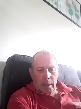 Snapshot of Vince072 chatting on September 13, 2025, 3:45 pm Vince072 online show from September 13, 2025, 3:45 pm