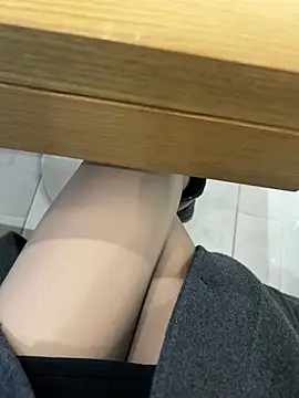 xiaoyuan01 online show from February 20, 2026, 3:36 am