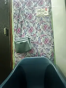 Liyaa 24 online show from April 10, 2026, 4:44 pm