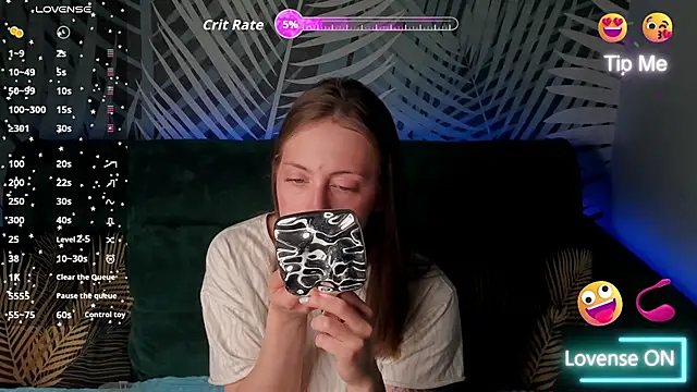 Snapshot of ChristyCrayme chatting on May 1, 2026, 10:14 pm ChristyCrayme online show from May 1, 2026, 10:14 pm