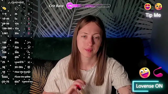 Snapshot of ChristyCrayme chatting on May 28, 2026, 10:07 pm ChristyCrayme online show from May 28, 2026, 10:07 pm