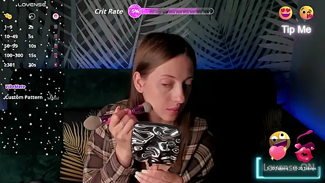 Snapshot of ChristyCrayme chatting on May 29, 2026, 10:08 pm ChristyCrayme online show from May 29, 2026, 10:08 pm