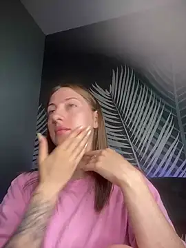 Snapshot of ChristyCrayme chatting on June 4, 2026, 10:16 pm ChristyCrayme online show from June 4, 2026, 10:16 pm