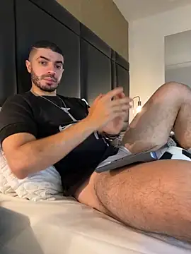 AxelThompson  online show from September 13, 2025, 11:10 am