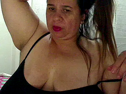 Snapshot of luciana69hot chatting on January 30, 2025, 1:22 am luciana69hot online show from January 30, 2025, 1:22 am
