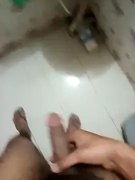 Snapshot of zim200 chatting on February 26, 2026, 5:12 pm zim200 online show from February 26, 2026, 5:12 pm