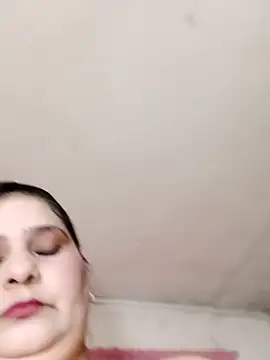 Snapshot of Aymacyn chatting on December 2, 2025, 10:38 pm Aymacyn online show from December 2, 2025, 10:38 pm