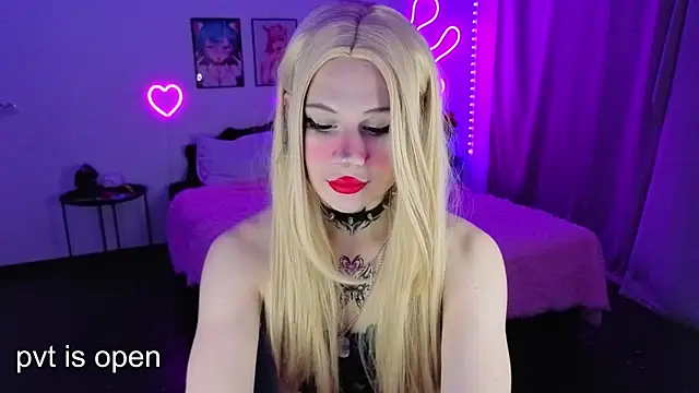 your little eva online show from October 5, 2025, 9:45 pm