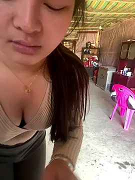 chenyu0308 online show from November 30, 2025, 3:32 am