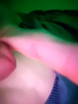 Snapshot of MrThomas31 chatting on March 22, 2026, 2:37 am MrThomas31 online show from March 22, 2026, 2:37 am