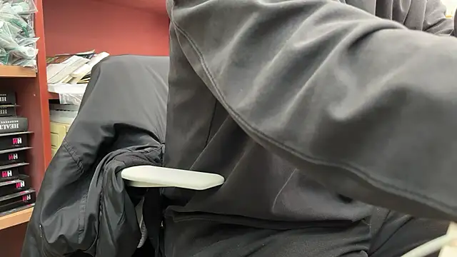 suwonsub online show from November 12, 2025, 1:50 am