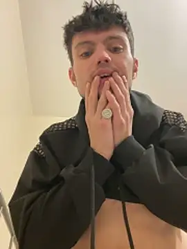 Snapshot of papipablow chatting on December 14, 2025, 4:29 am papipablow online show from December 14, 2025, 4:29 am