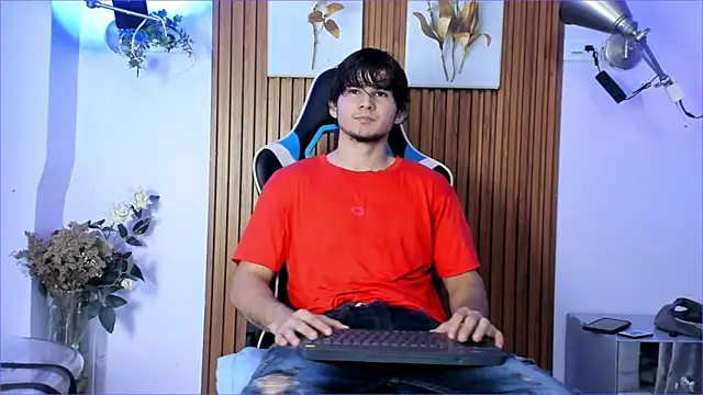 Snapshot of Jhossua_ chatting on September 10, 2025, 11:32 am Jhossua  online show from September 10, 2025, 11:32 am