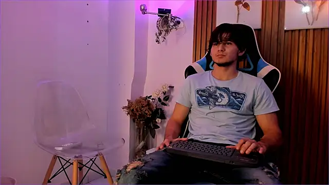 Snapshot of Jhossua_ chatting on September 11, 2025, 11:10 am Jhossua  online show from September 11, 2025, 11:10 am